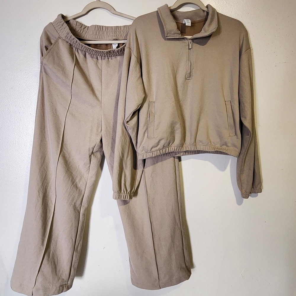 Relaxed High-Rise Wide-Leg Sweatpants - Taupe Suit